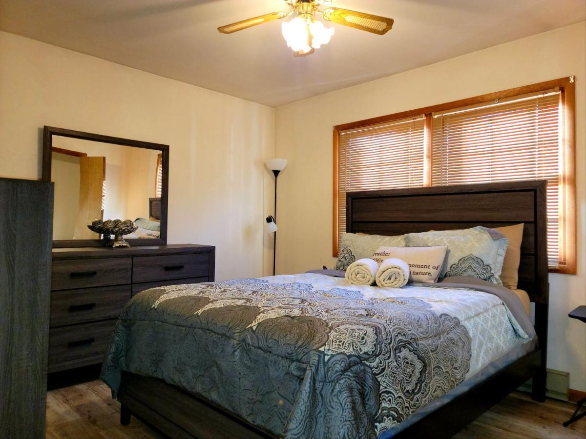 The Pocono'S Retreat With A Gameroom, Firepit, And Lake Bushkill Exterior photo
