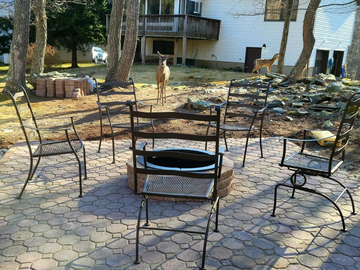 The Pocono'S Retreat With A Gameroom, Firepit, And Lake Bushkill Exterior photo