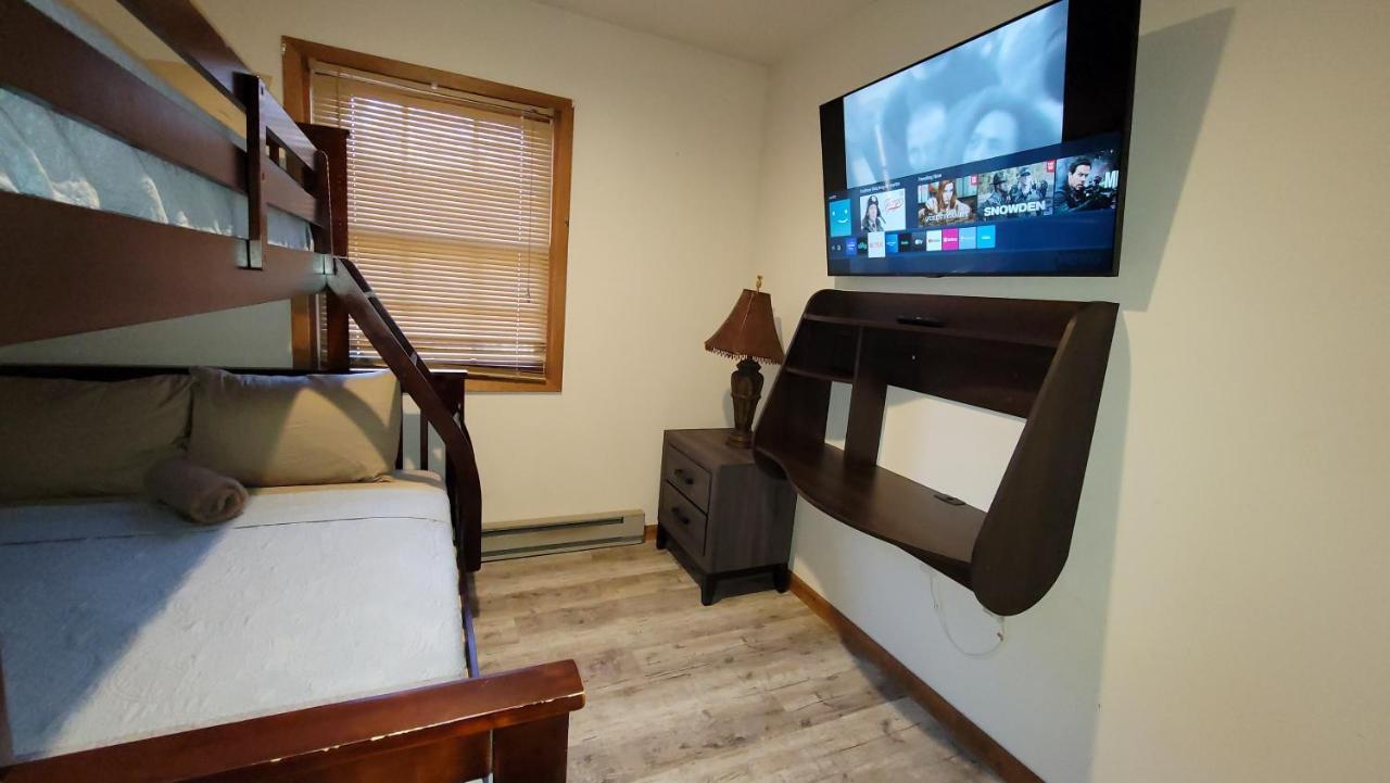 The Pocono'S Retreat With A Gameroom, Firepit, And Lake Bushkill Exterior photo
